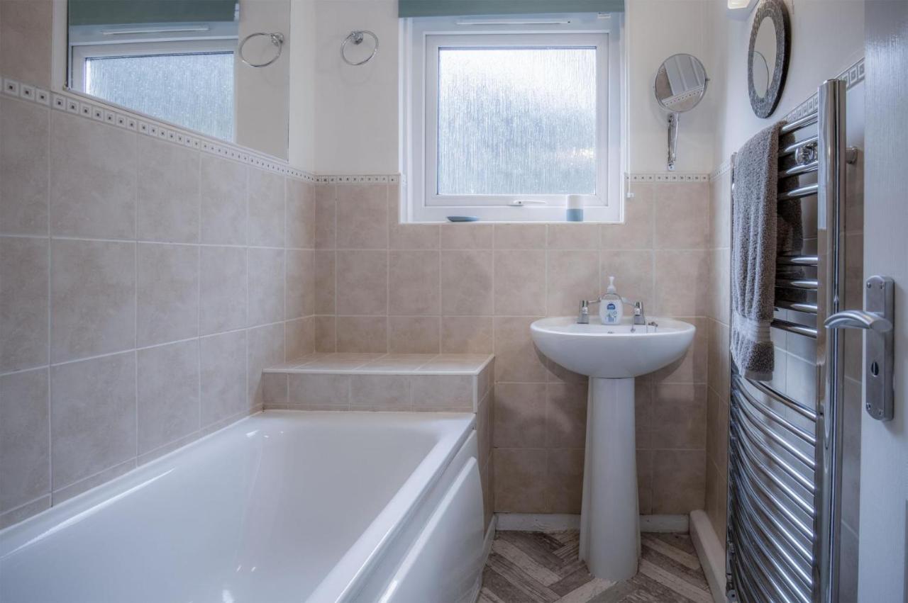 Glenvale - 2 Bedroom Apartment - Saundersfoot Buitenkant foto