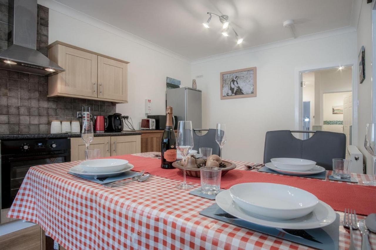 Glenvale - 2 Bedroom Apartment - Saundersfoot Buitenkant foto